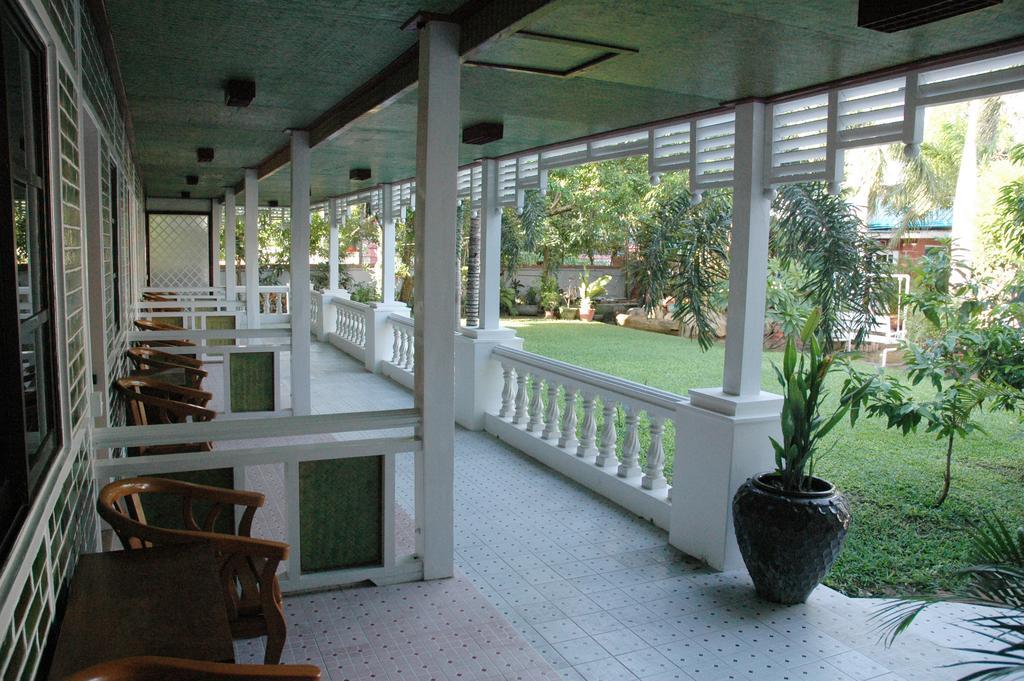 Emerald Land Hotel Mandalay Exteriör bild
