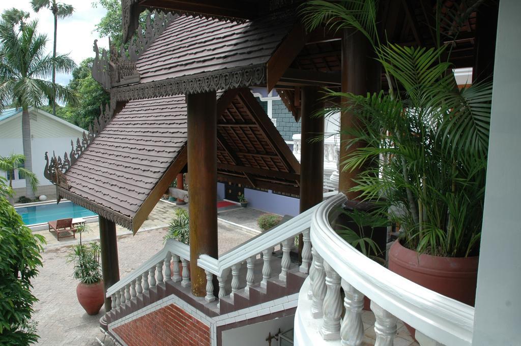 Emerald Land Hotel Mandalay Exteriör bild
