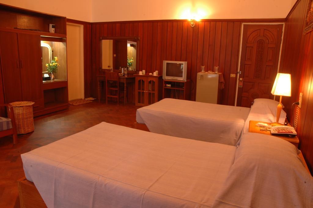 Emerald Land Hotel Mandalay Rum bild