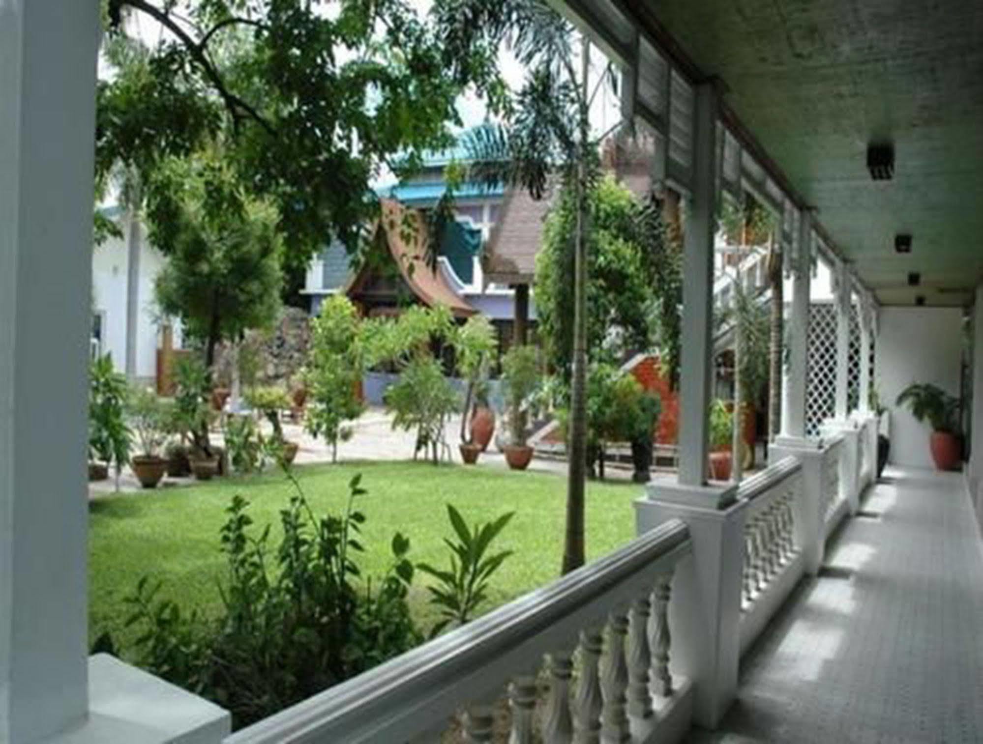 Emerald Land Hotel Mandalay Exteriör bild